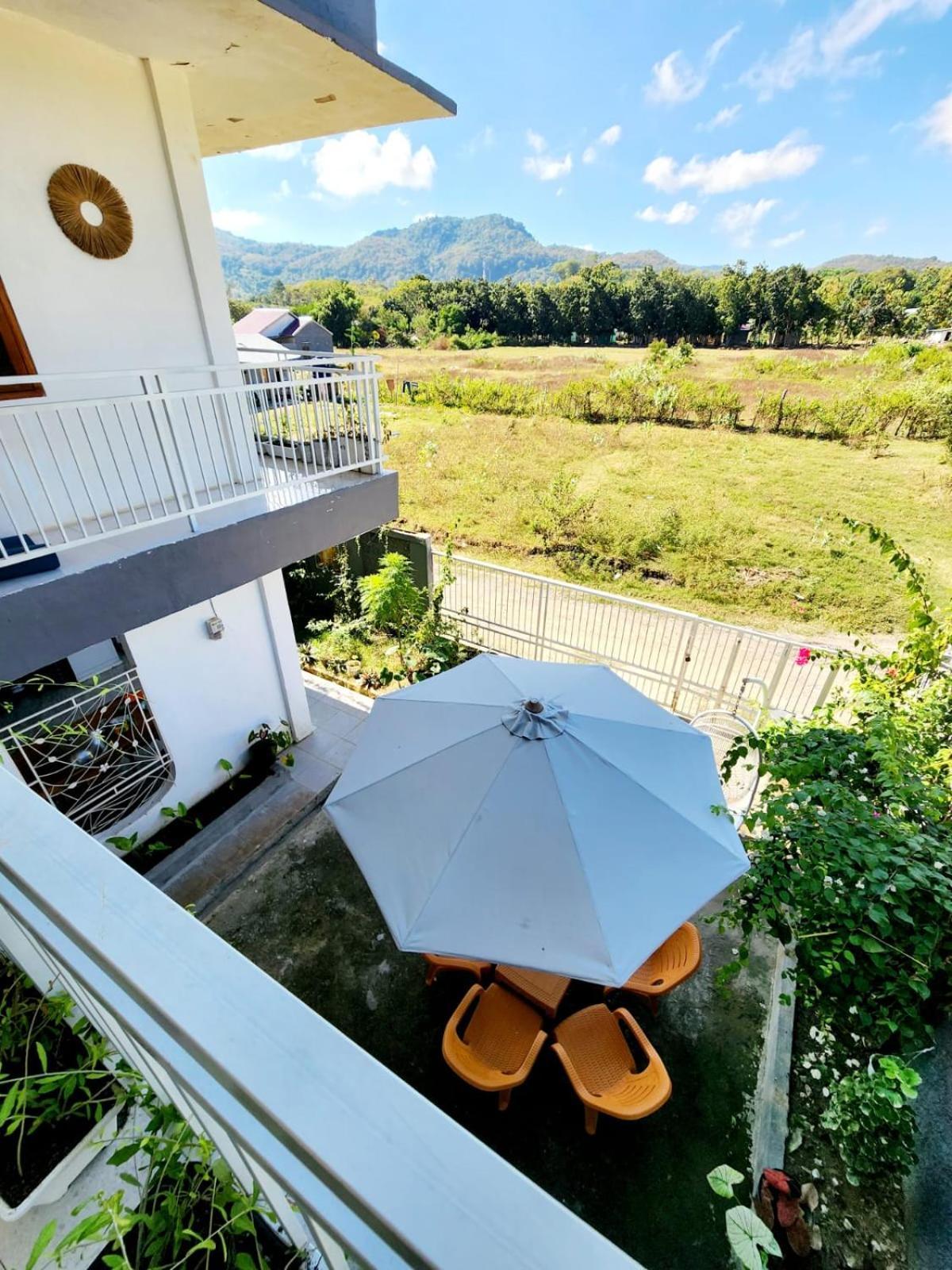 D'Flora Homestay Labuan Bajo Eksteriør bilde