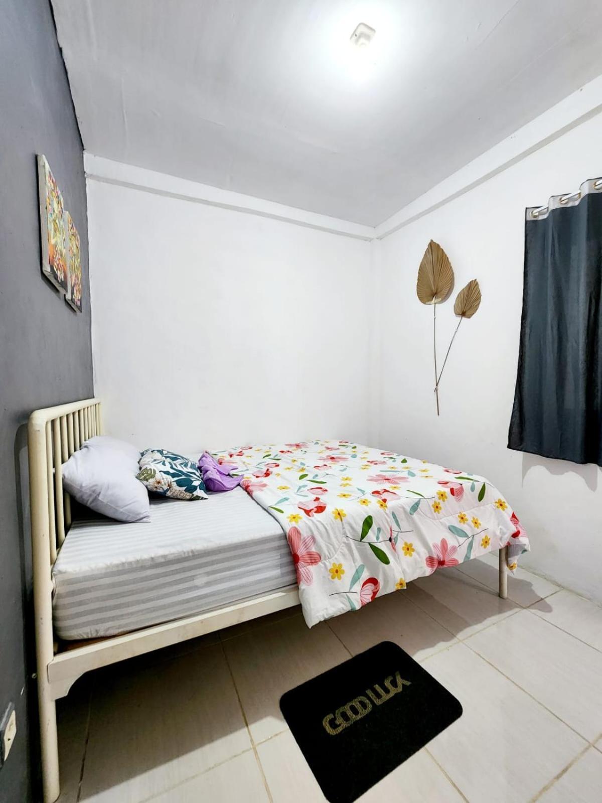 D'Flora Homestay Labuan Bajo Eksteriør bilde