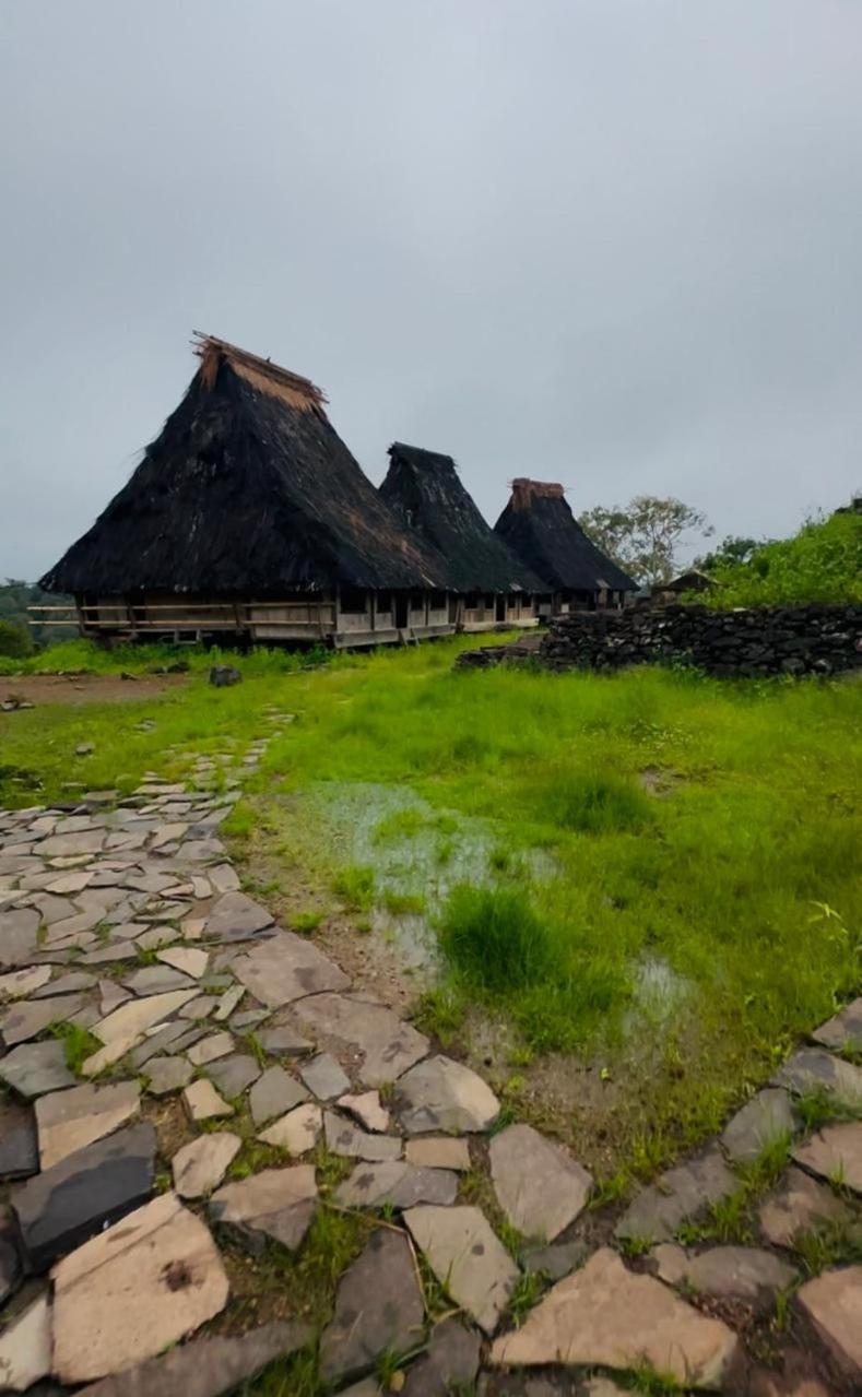 D'Flora Homestay Labuan Bajo Eksteriør bilde