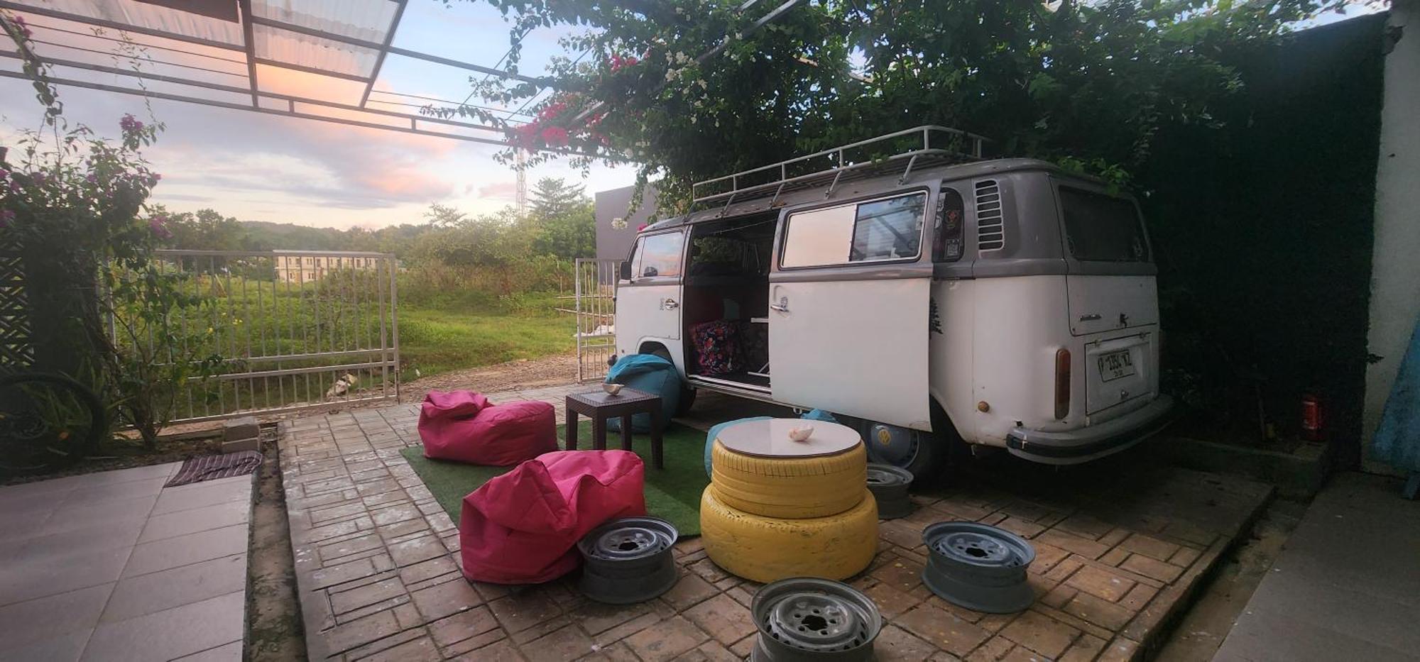 D'Flora Homestay Labuan Bajo Eksteriør bilde