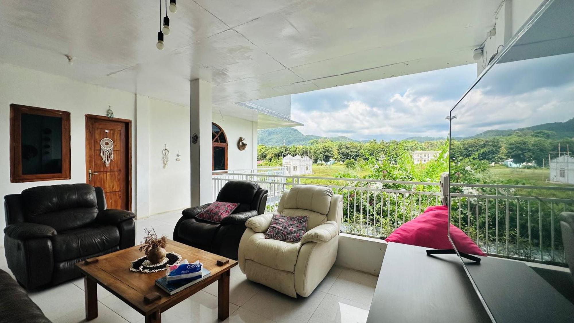 D'Flora Homestay Labuan Bajo Eksteriør bilde