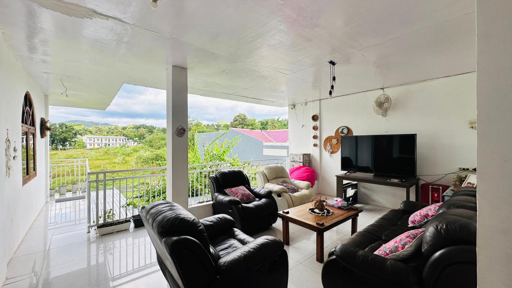 D'Flora Homestay Labuan Bajo Eksteriør bilde